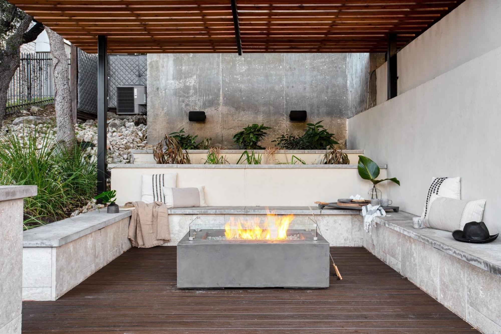 Barton By Avantstay Views W Hot Tub Pool Ping Pong Holiday home