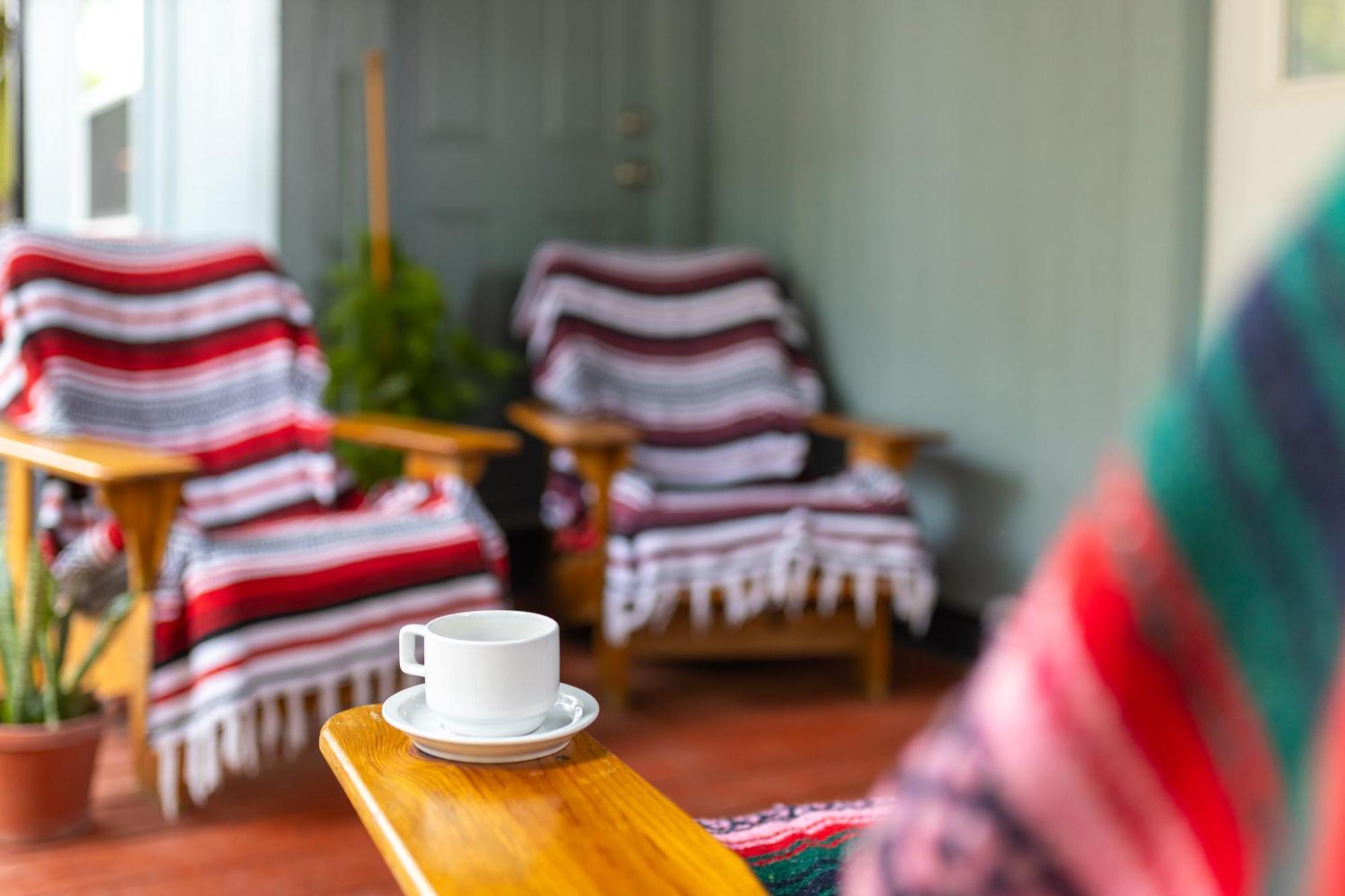 Vintage Vibes Meets Downtown Comfort - Walk To 6Th St & Dining Hotspots *