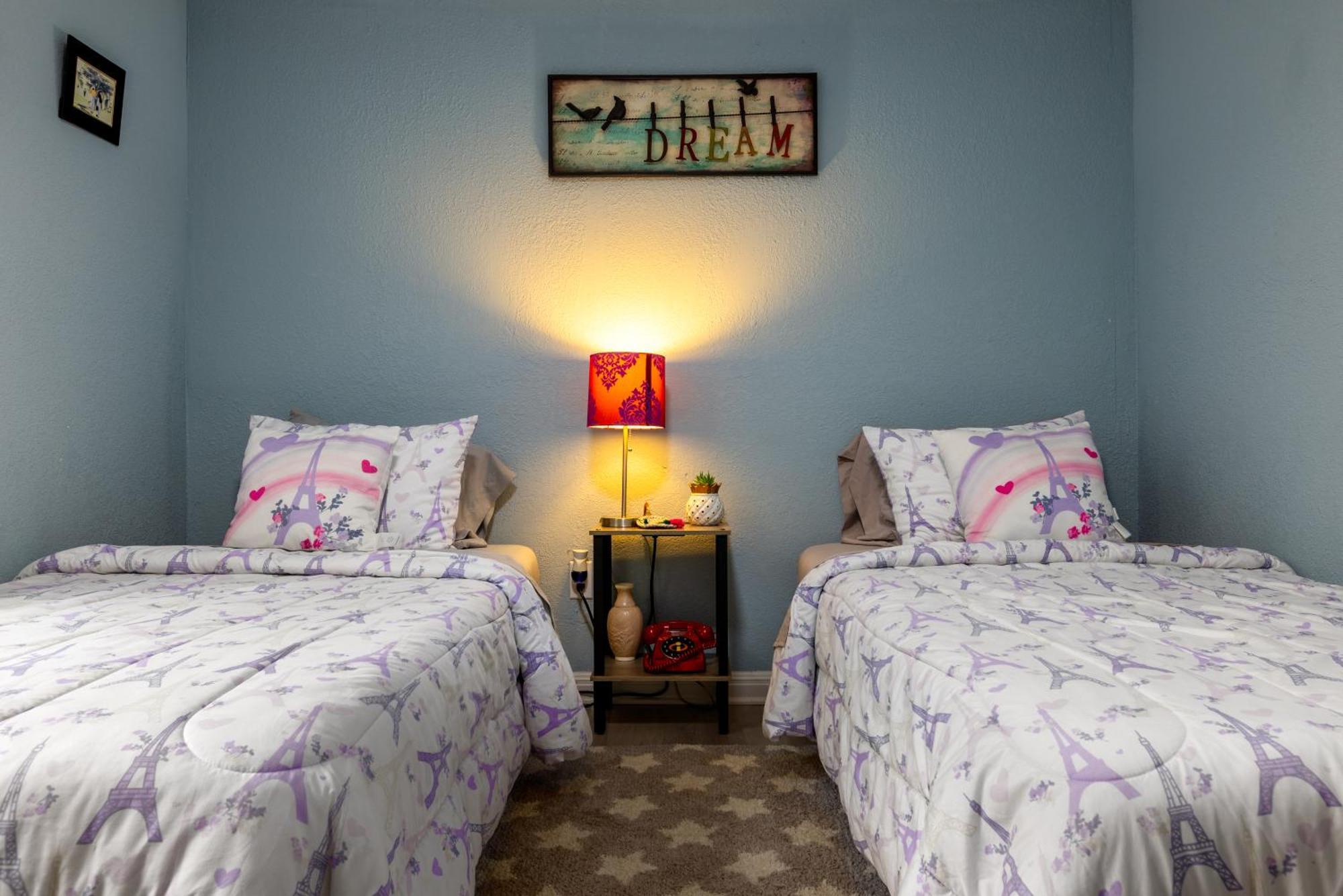 Vintage Vibes Meets Downtown Comfort - Walk To 6Th St & Dining Hotspots * Austin