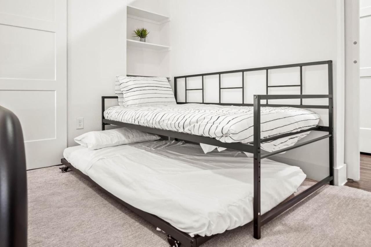 Apartment Luxurious New Unit 1bd1ba Pool Golf Sim
