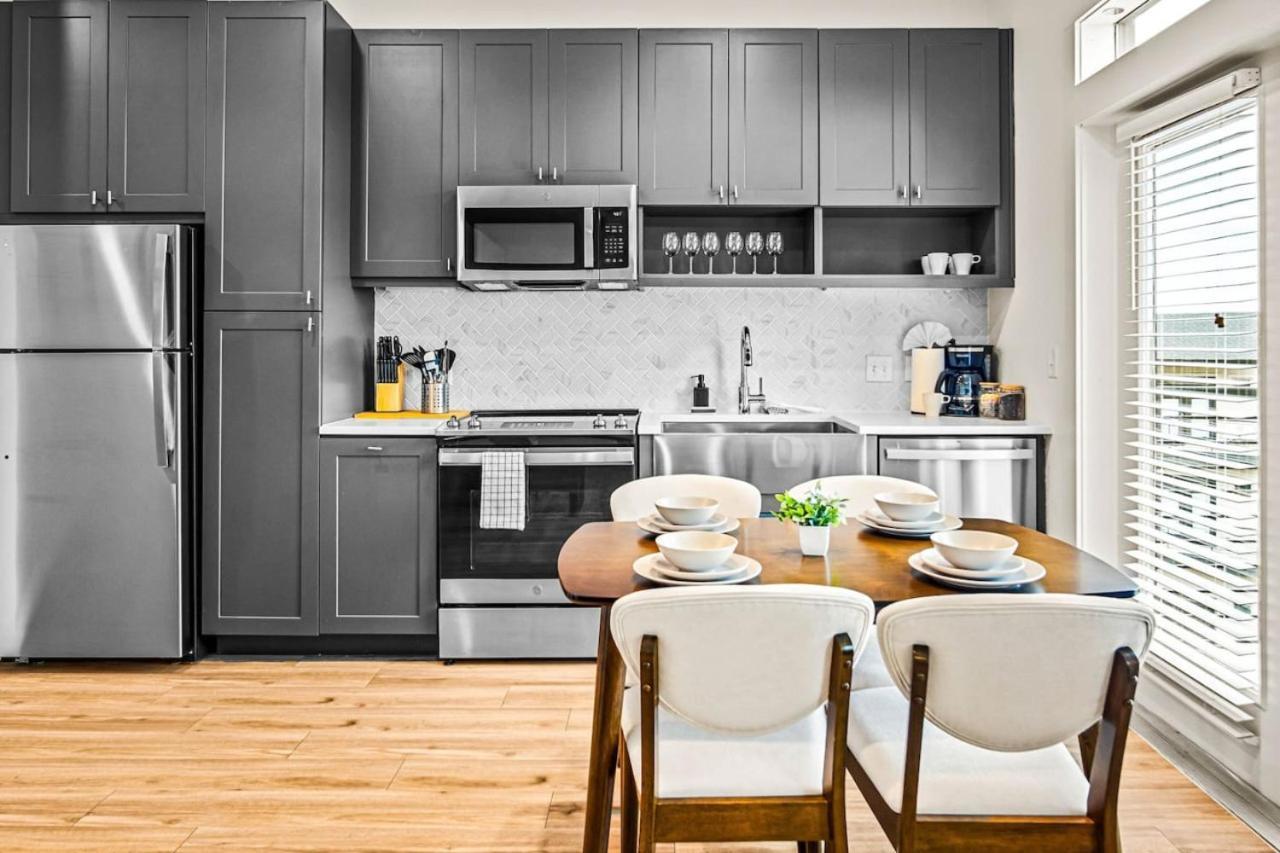 Apartment Luxurious New Unit 1bd1ba Pool Golf Sim *