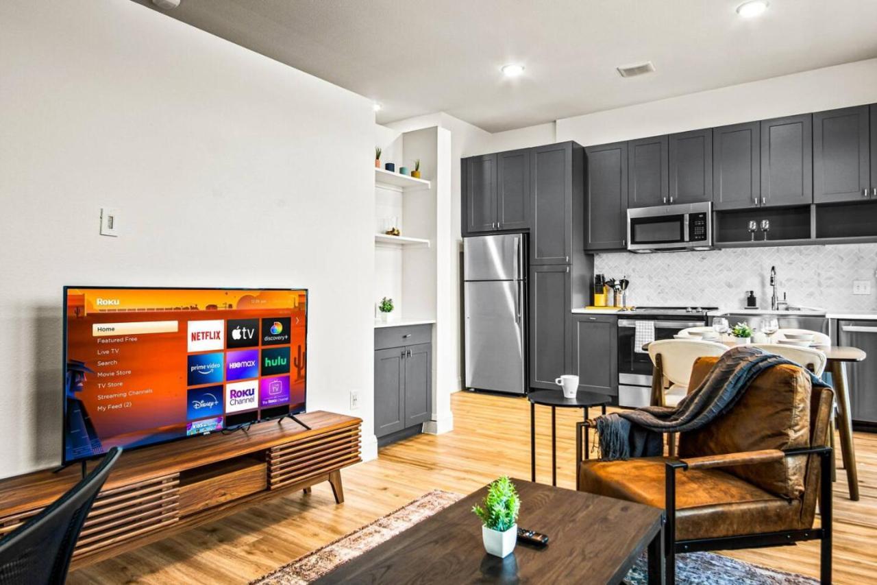 Luxurious New Unit 1bd1ba Pool Golf Sim Austin