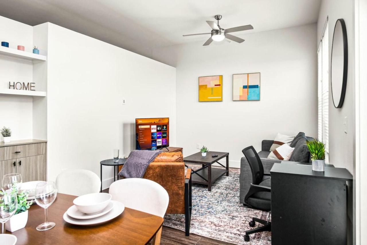 Apartment Luxurious New Unit 1bd1ba Pool, Golf Sim *