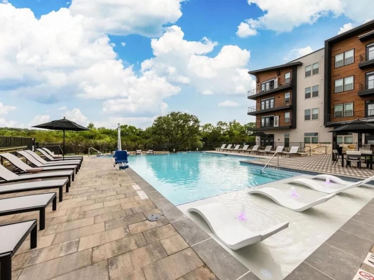 Luxurious New Unit 1bd1ba Pool Golf Sim * Austin
