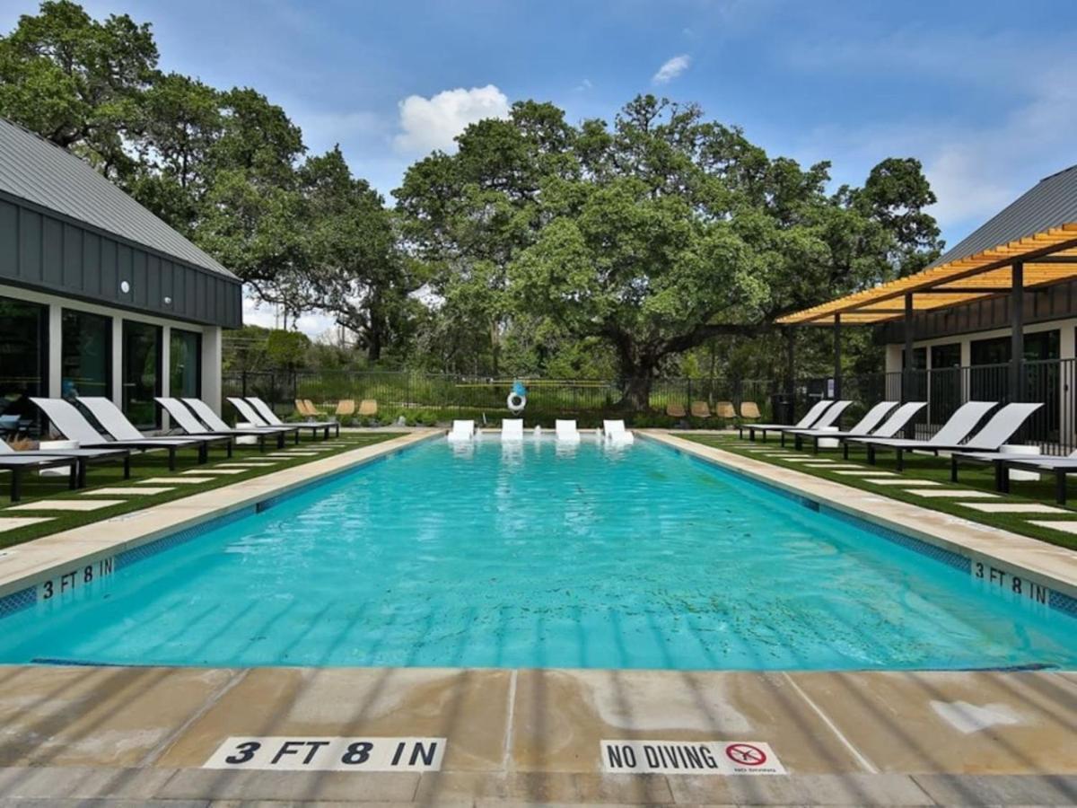 Luxurious New Unit 1bd1ba Pool Golf Sim Apartment *
