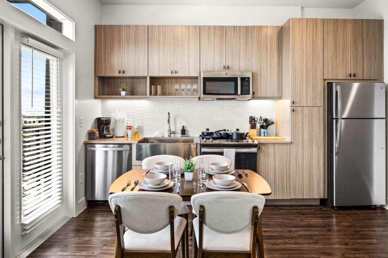 Luxurious New Unit 1bd1ba Pool Golf Sim Apartment *