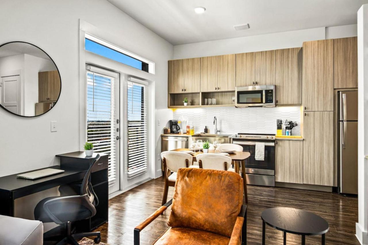 Luxurious New Unit 1bd1ba Pool Golf Sim Apartment *
