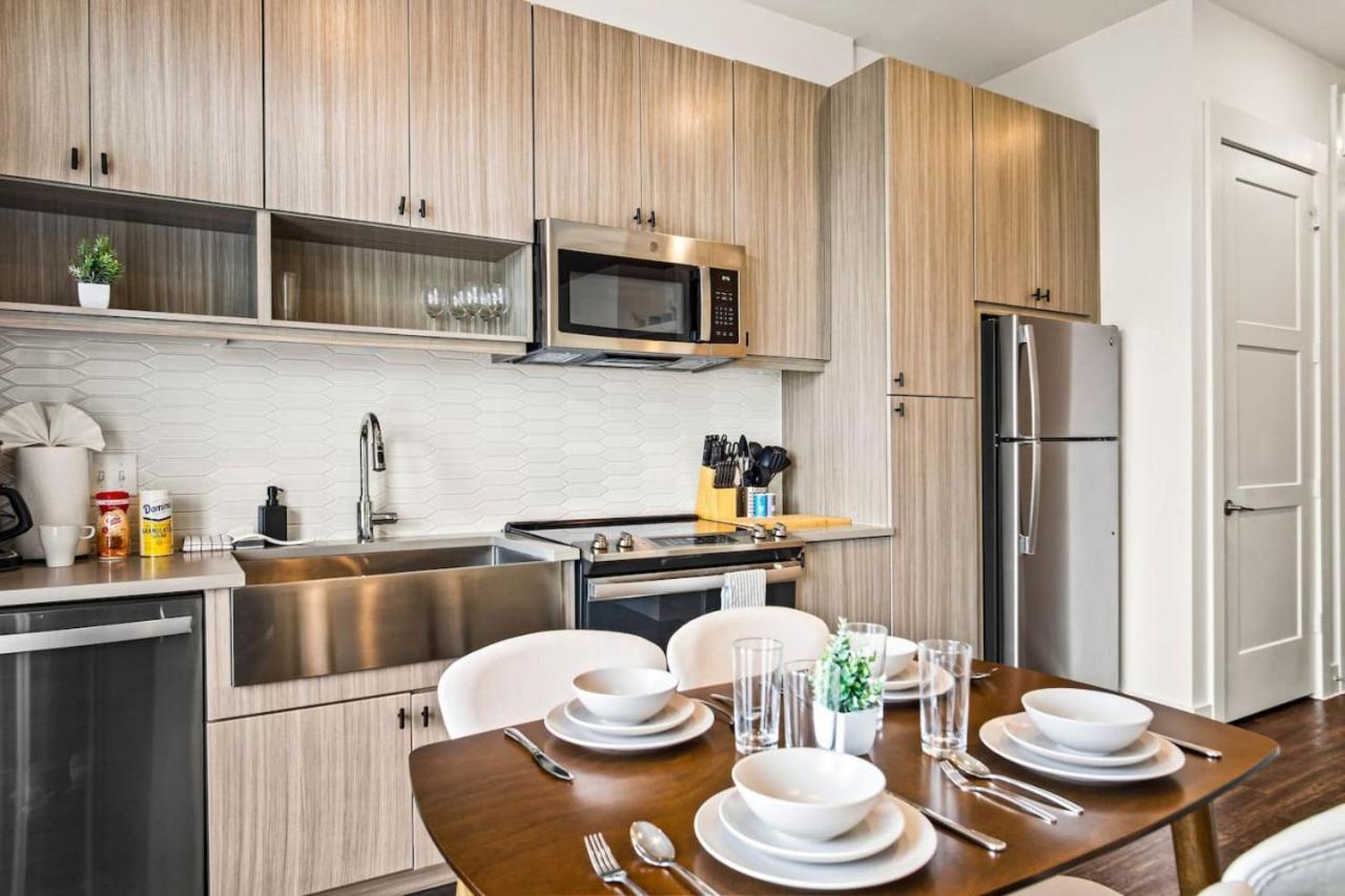 Luxurious New Unit 1bd1ba Pool Golf Sim Apartment *