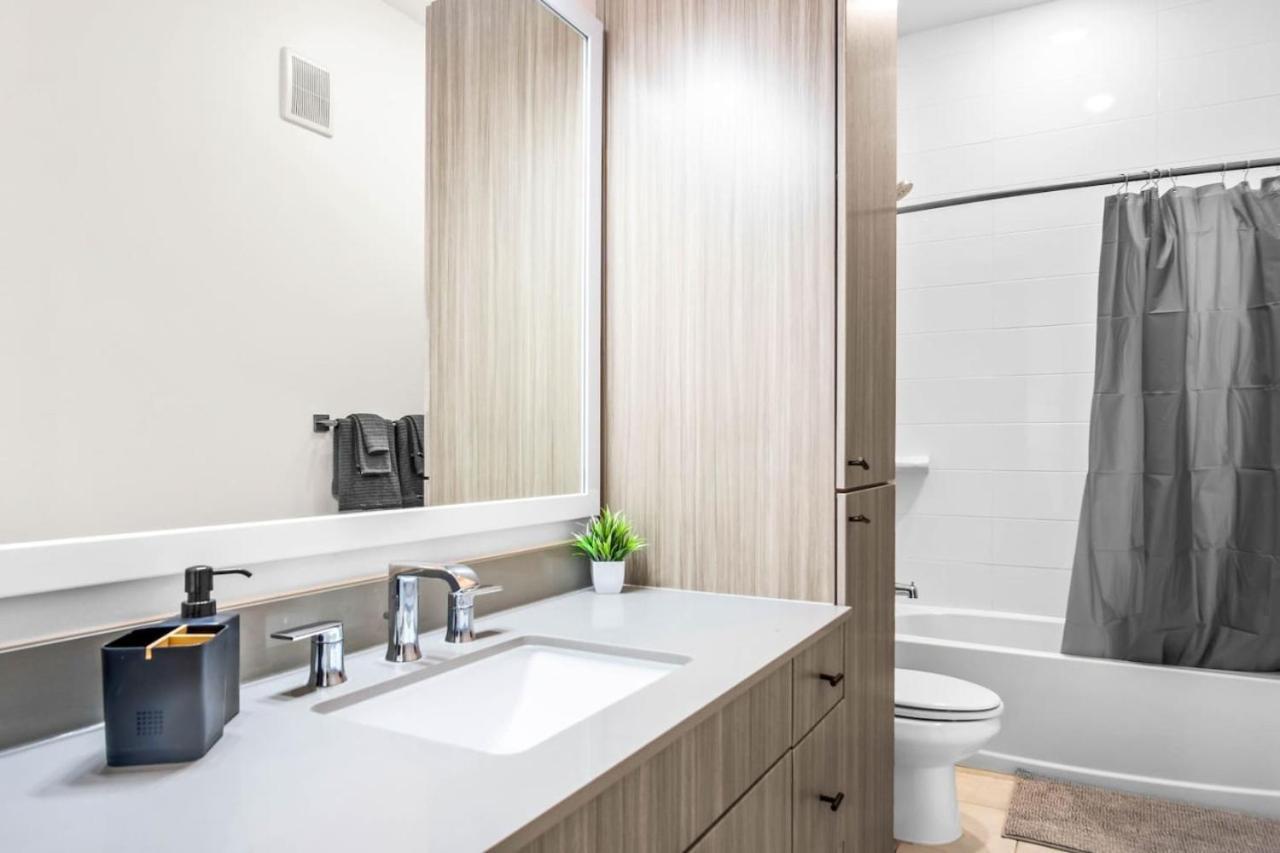 Apartment Luxurious New Unit 1bd1ba Pool Golf Sim Austin