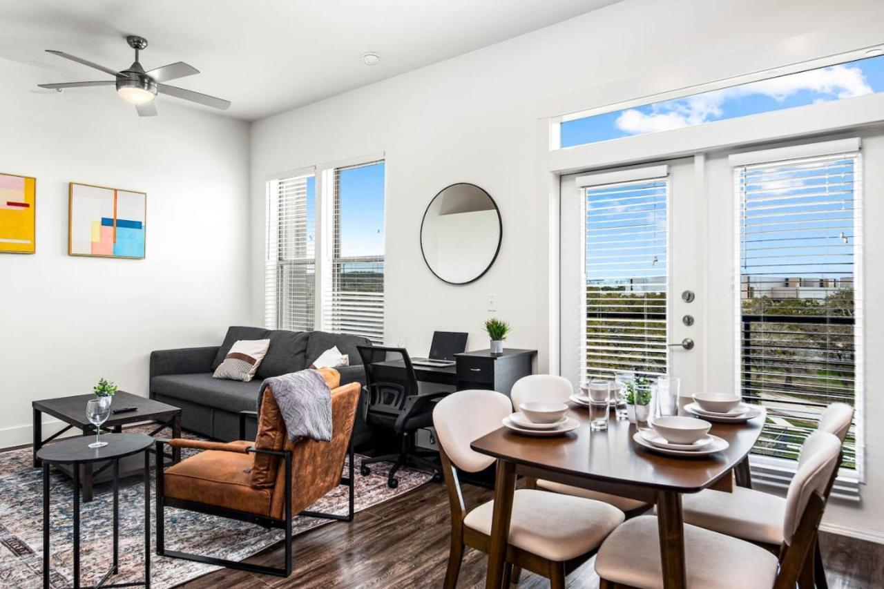 Apartment Luxurious New Unit 1bd1ba Pool Golf Sim Austin