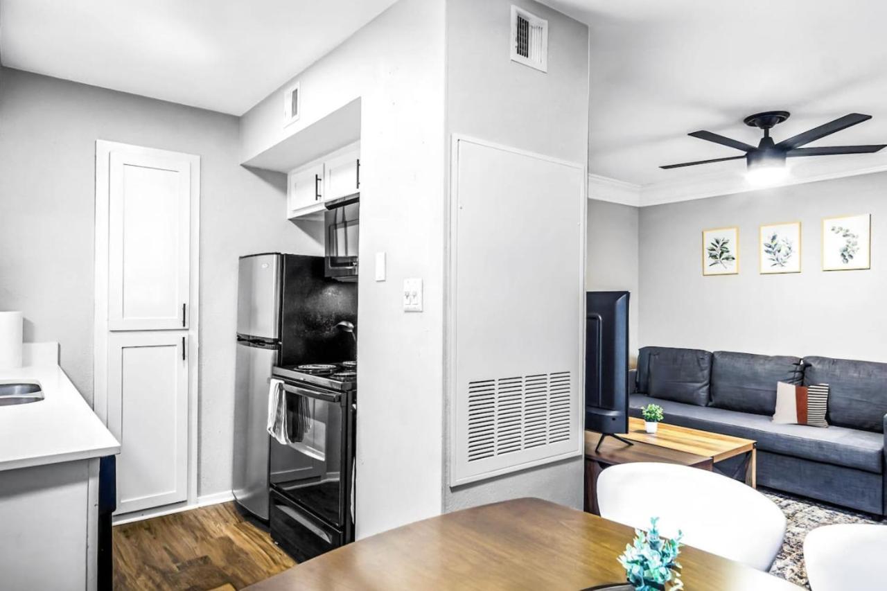 Modern 1br Retreat Pool 10 Minutes To Apartment