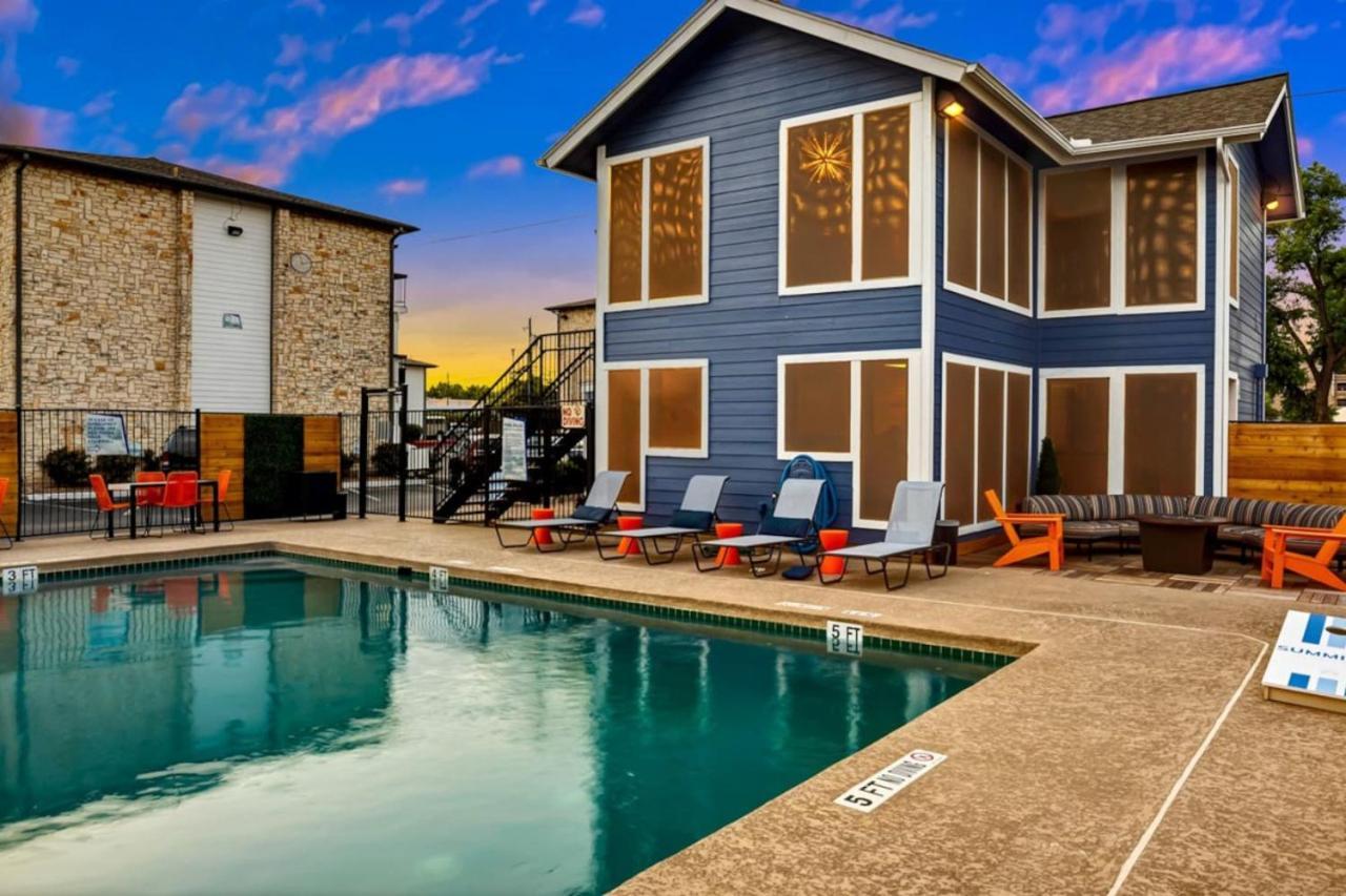 Apartment Modern 1br Retreat Pool 10 Minutes To *