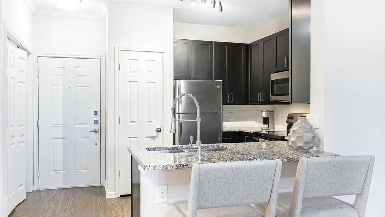 Landing At Bridge At Southpark Landing - 1 Bedroom In South Apartment Austin