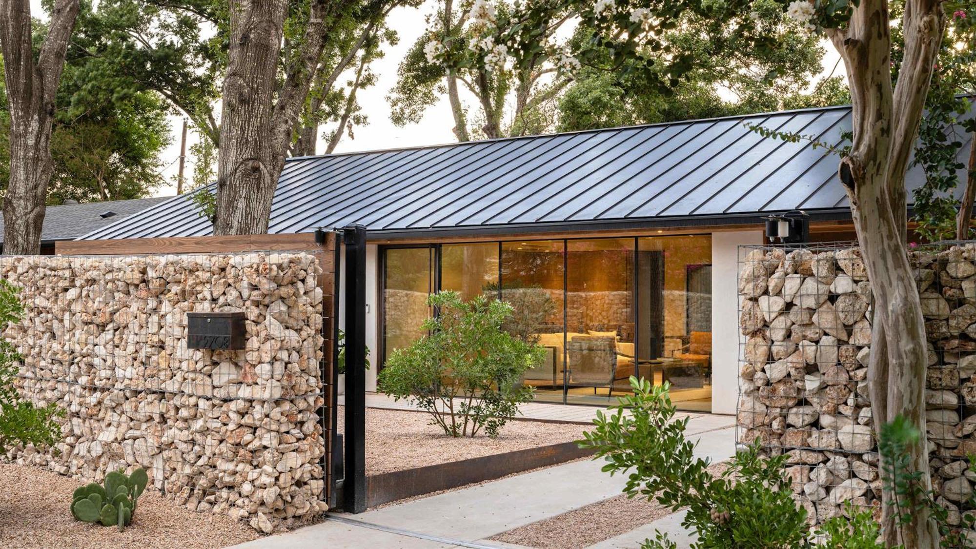 Luxe 4-bedroom Wellness Retreat With Pool Austin