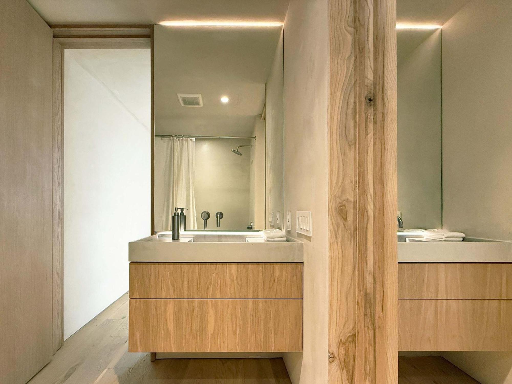 Luxe 4-bedroom Wellness Retreat With Pool * Austin