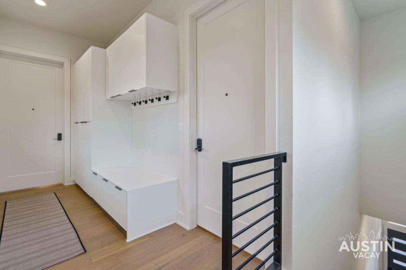 Modern 3br 3ba In Steiner Ranch W Balcony Dining Yard W Grill By Vacay Apartment