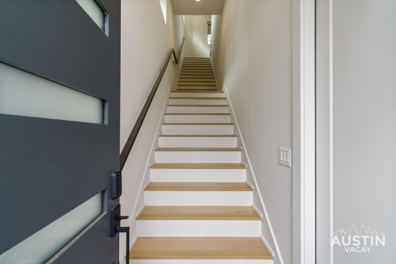 Apartment Modern 3br 3ba In Steiner Ranch W Balcony Dining Yard W Grill By Vacay