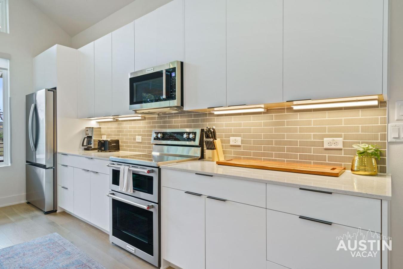 Modern 3br 3ba In Steiner Ranch W Balcony Dining Yard W Grill By Vacay