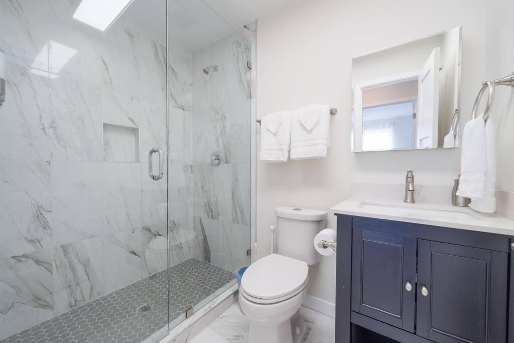 Downtown 4-bedroom Gem Holiday home Austin