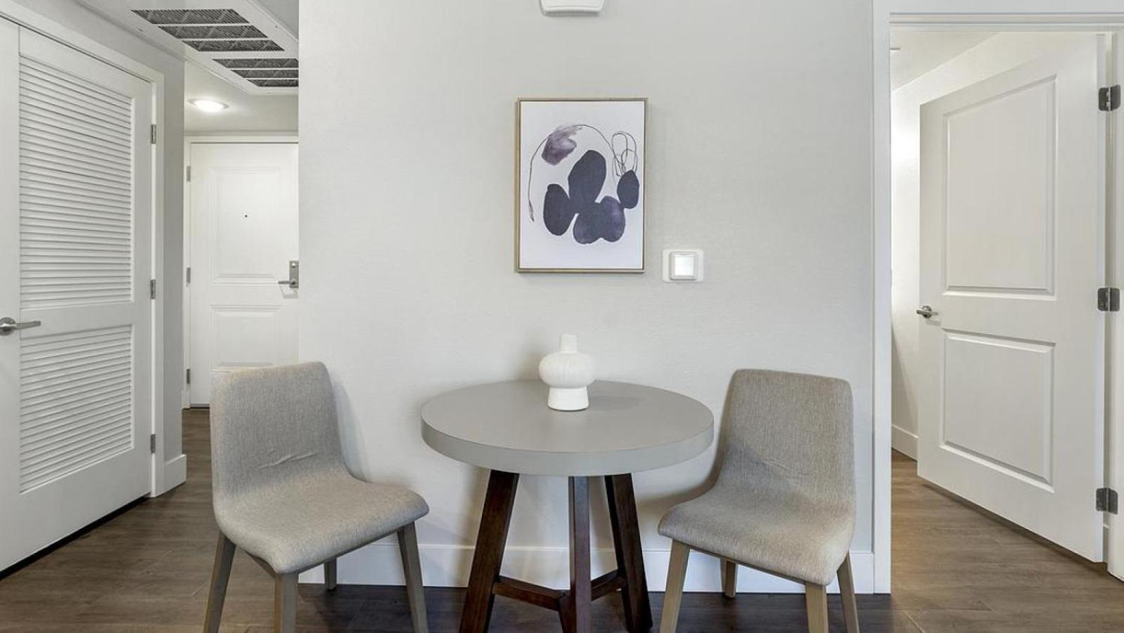 Apartment Landing At Muller Flats - 1 Bedroom In Windsor Park *