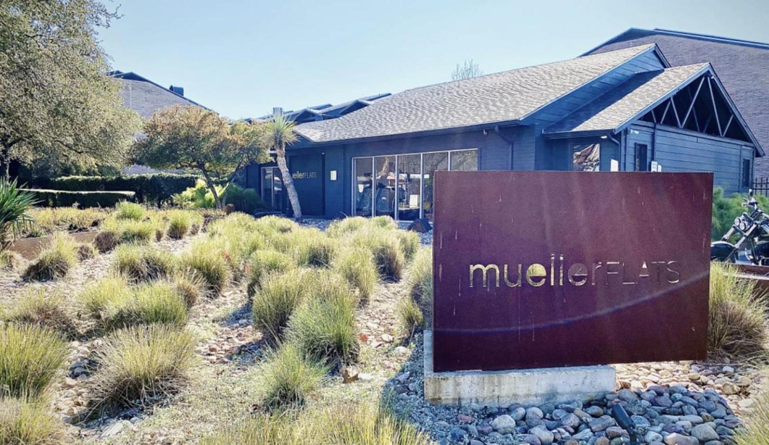 Landing At Muller Flats - 1 Bedroom In Windsor Park Apartment *