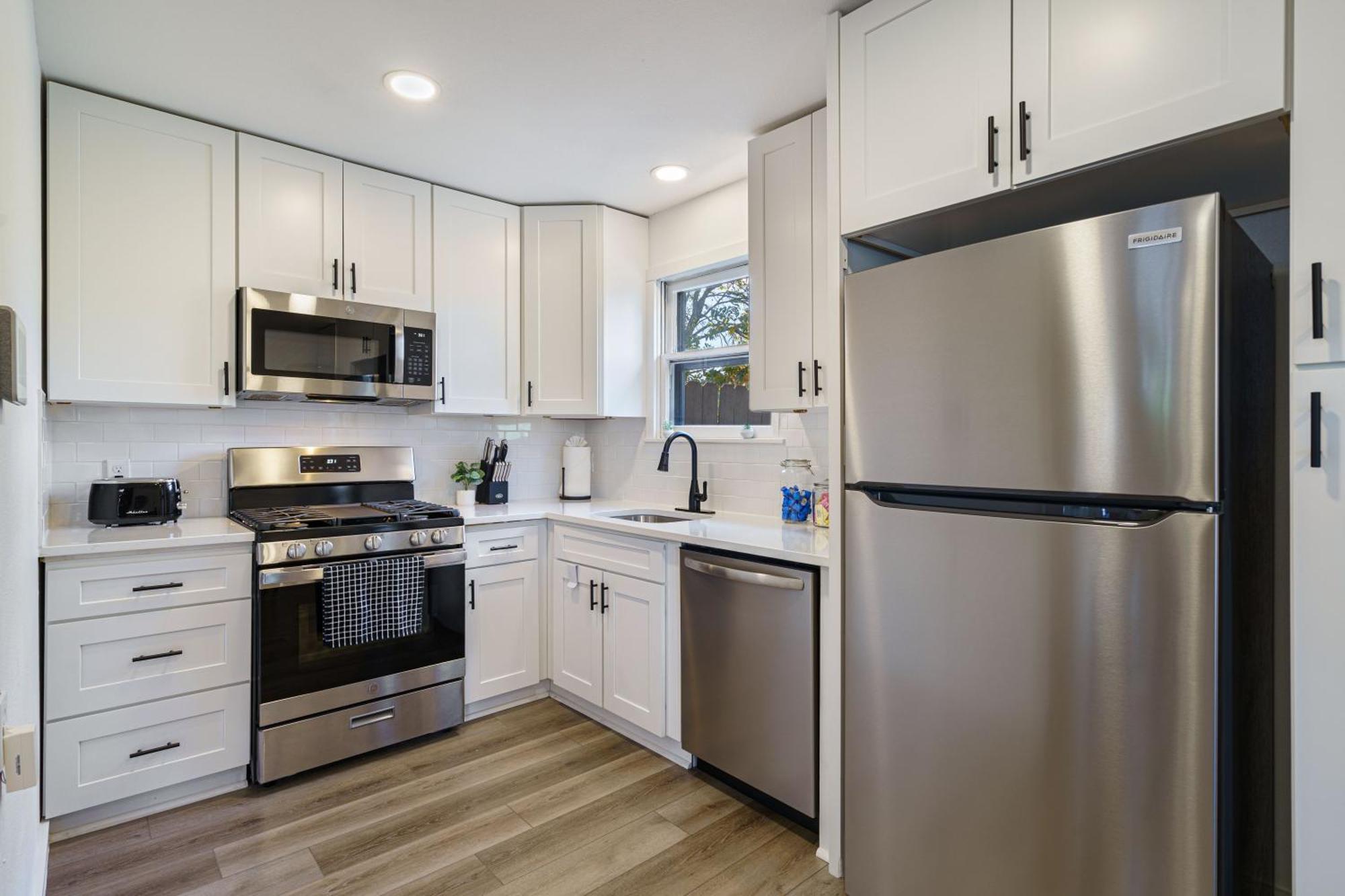 Charming In Prime Location! Austin