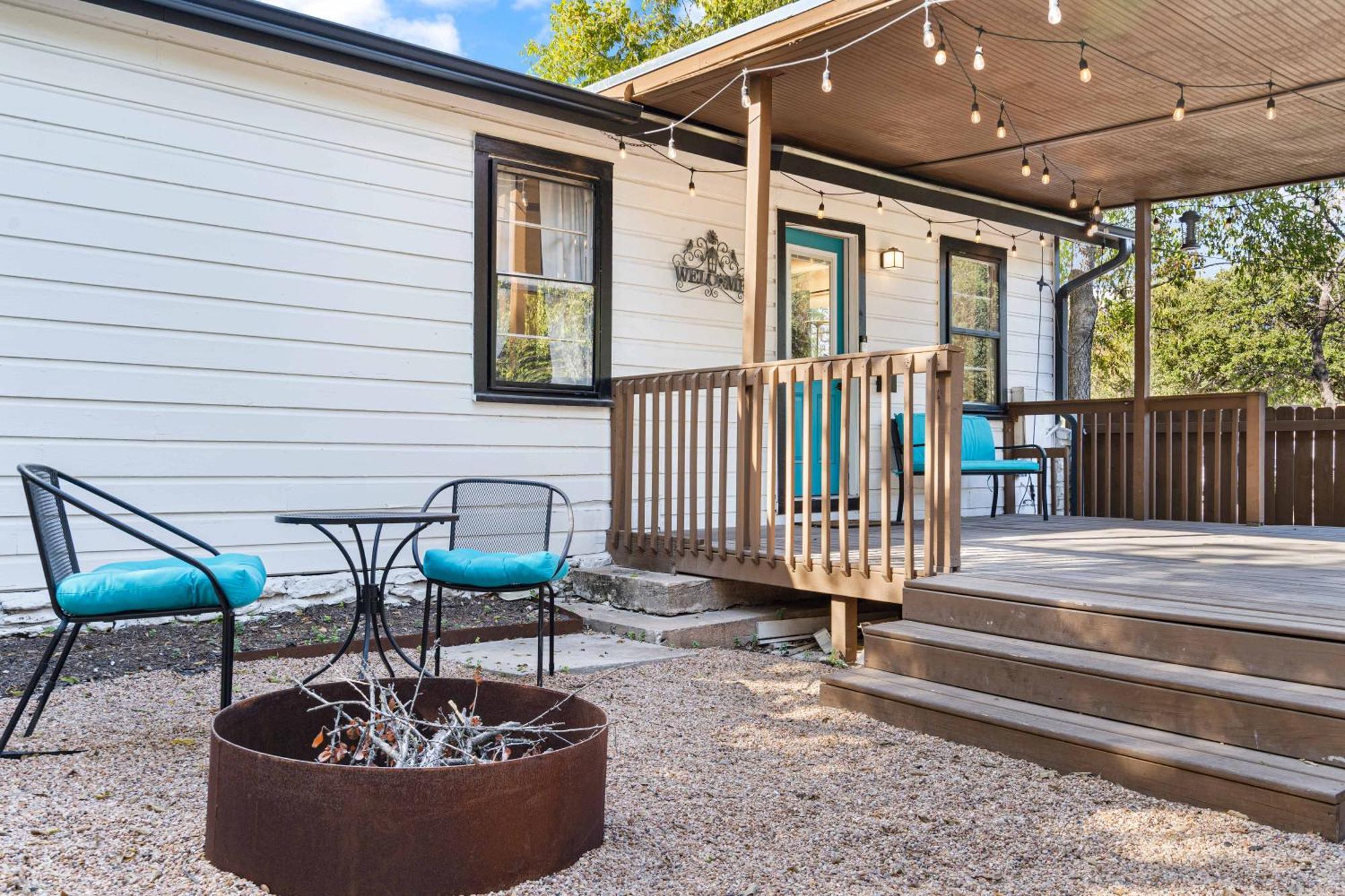 Holiday home Charming In Prime Location!