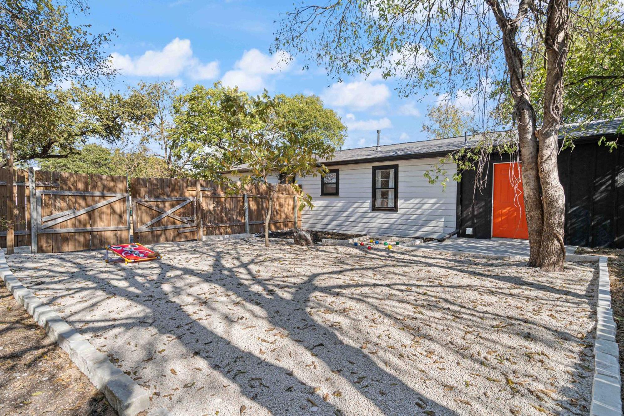 Charming In Prime Location! Holiday home Austin