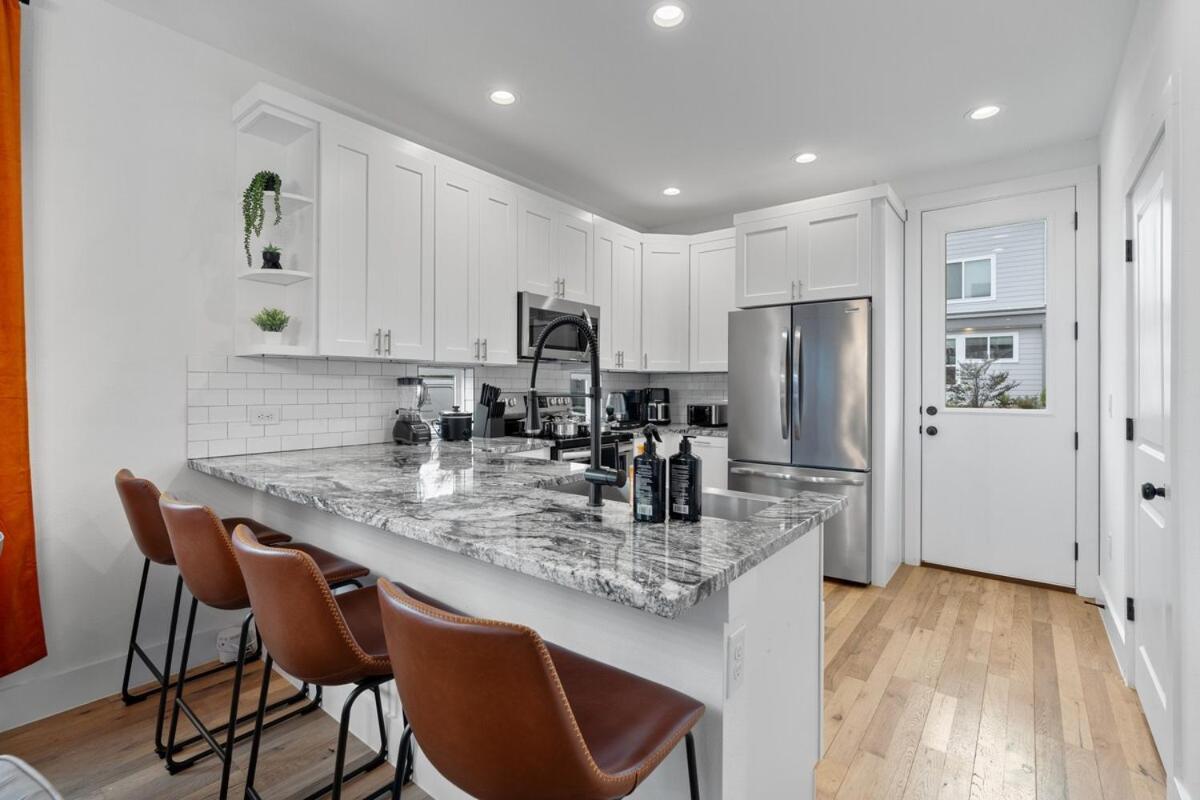 Stunning Area - 4br Gem - 5 Mins To Dt - Sleeps 10 * Austin