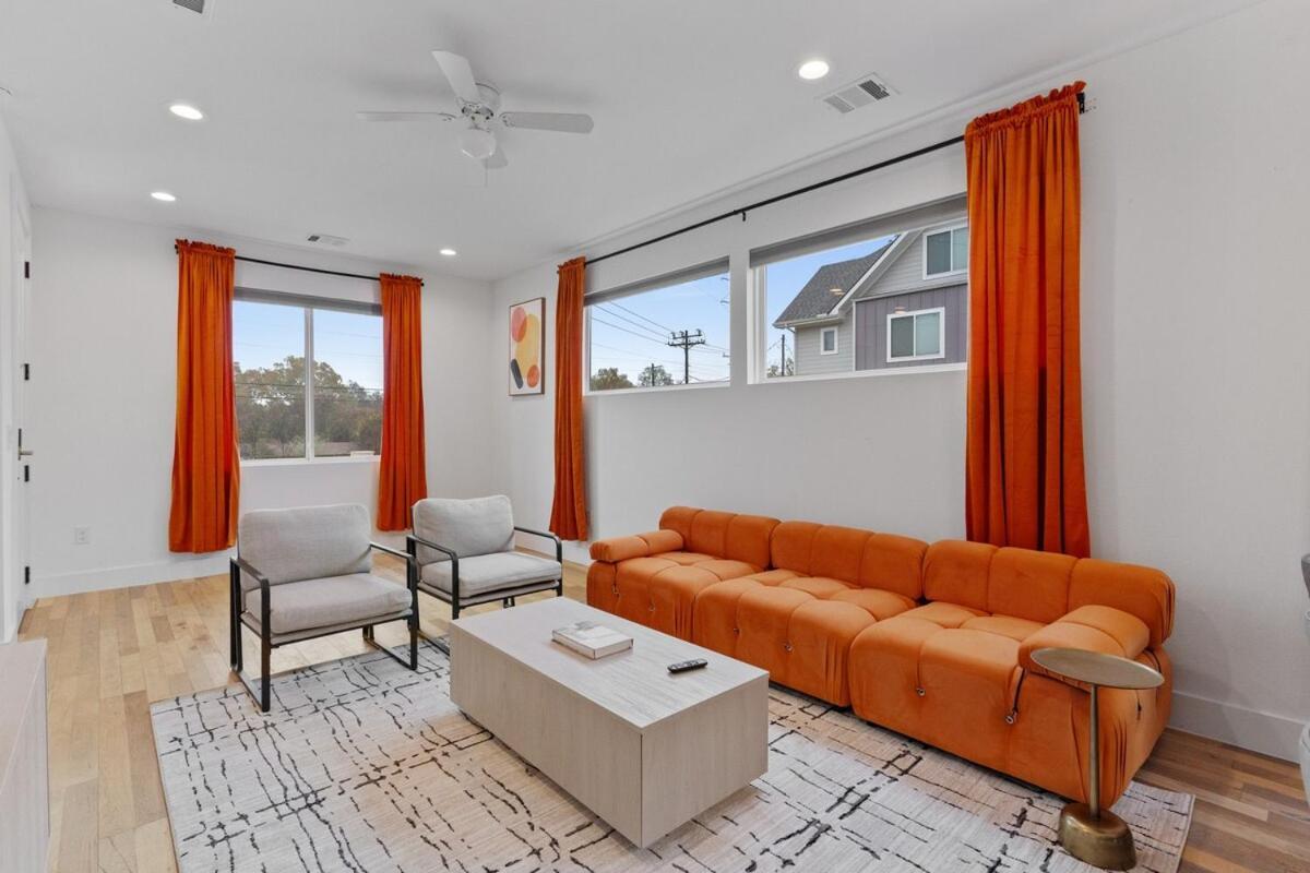 Stunning Area - 4br Gem - 5 Mins To Dt - Sleeps 10
