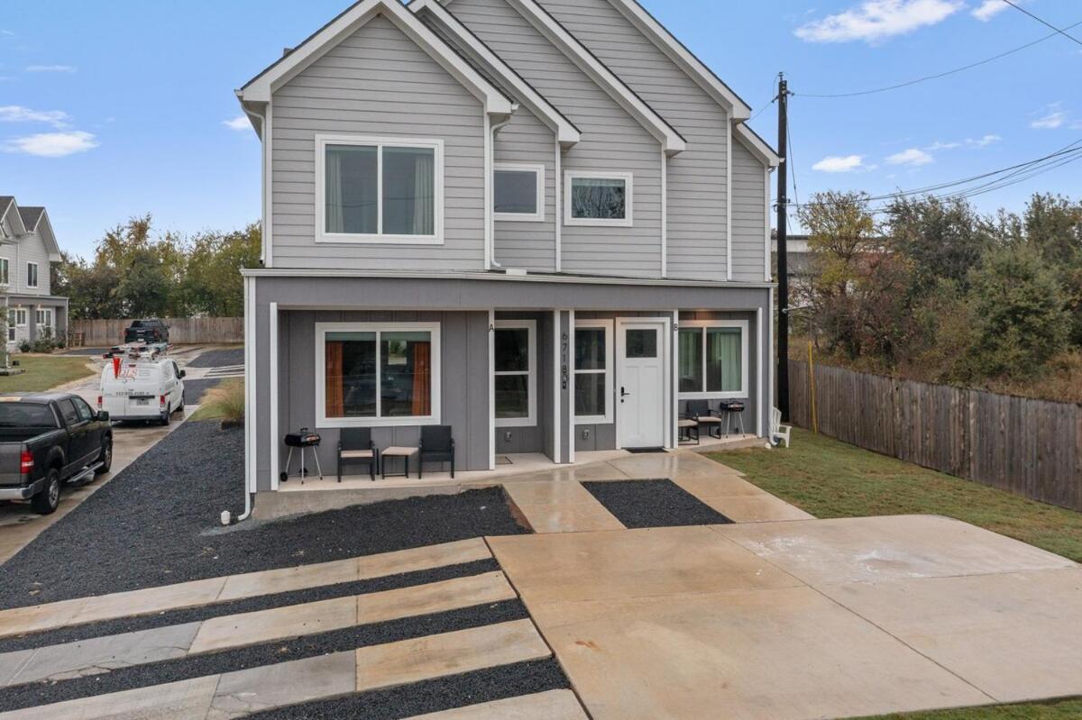 Stunning Area - 4br Gem - 5 Mins To Dt - Sleeps 10 Holiday home Austin