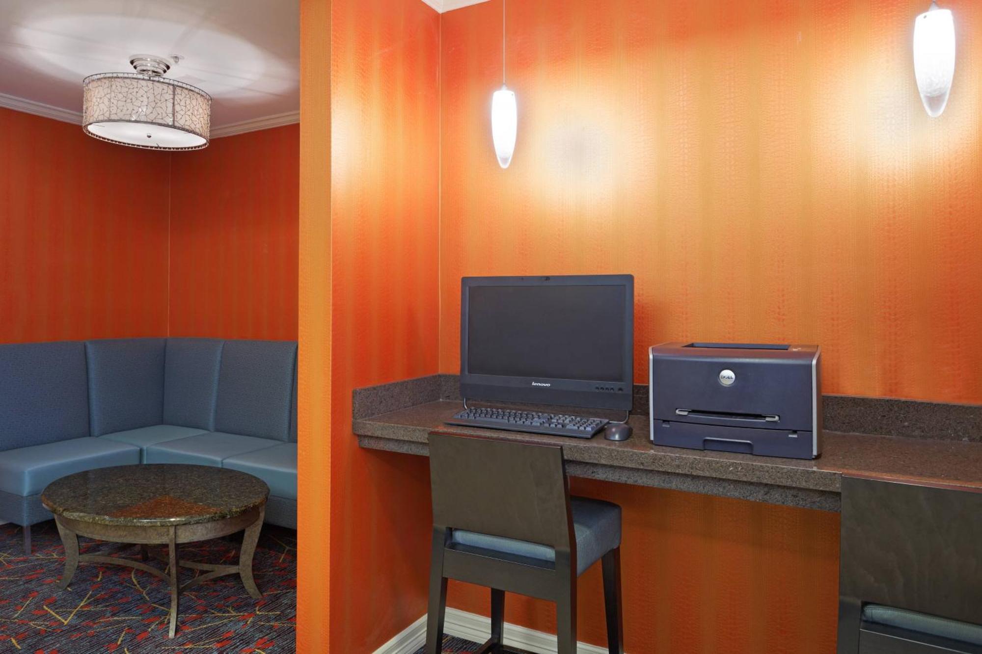 By Marriott Parmer/tech Ridge 3*