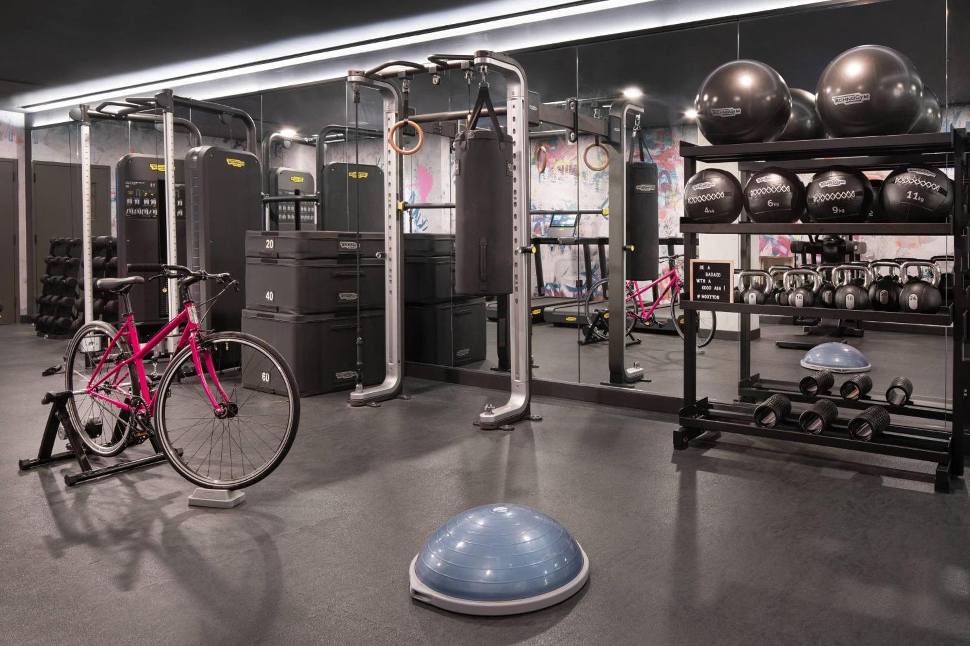 Moxy -