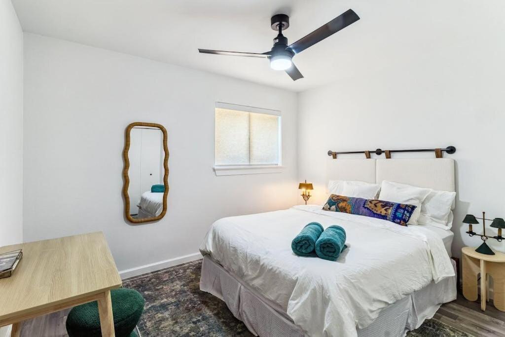 Artist Retreat By Soco - Sleeps 6 - Free Parking Apartment Austin