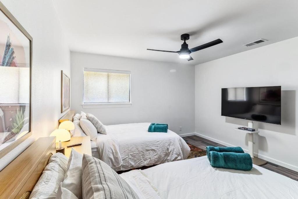Artist Retreat By Soco - Sleeps 6 - Free Parking Apartment *