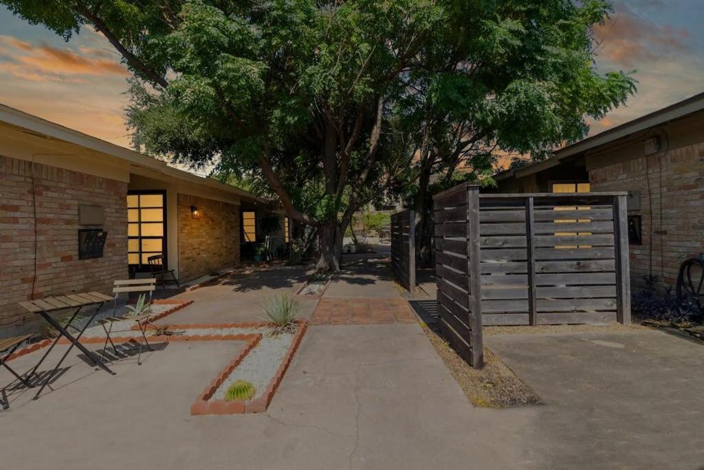 Apartment Artist Retreat By Soco - Sleeps 6 - Free Parking *