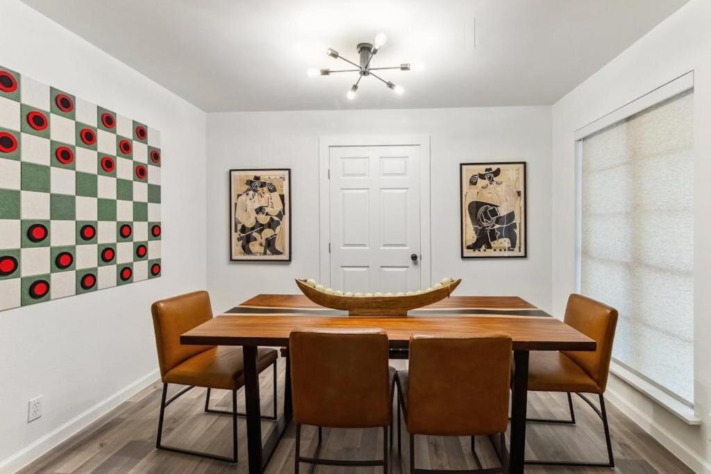 Apartment Artist Retreat By Soco - Sleeps 6 - Free Parking *