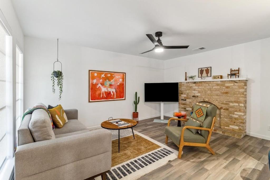 Artist Retreat By Soco - Sleeps 6 - Free Parking Apartment Austin