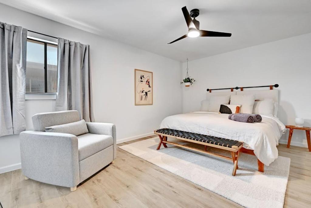 Apartment Artist Retreat By Soco - Sleeps 4 - Free Parking *