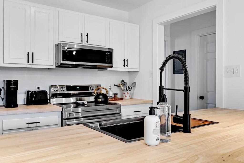 Artist Retreat By Soco - Sleeps 4 - Free Parking * Austin