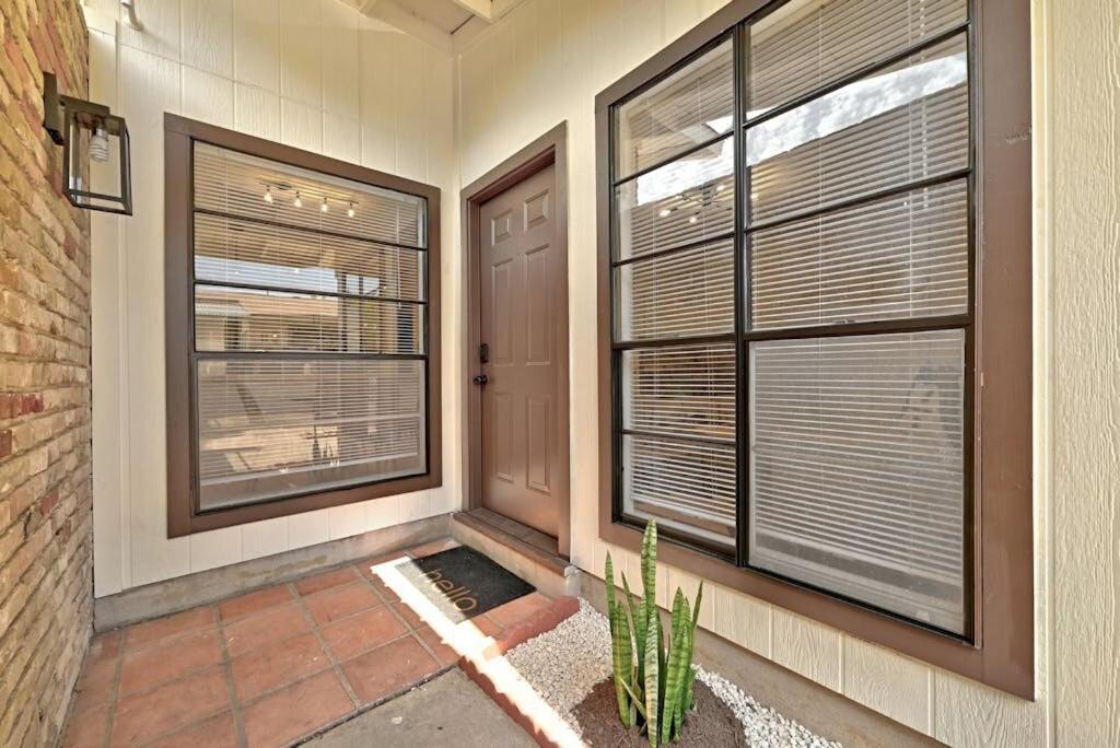 Artist Retreat By Soco - Sleeps 4 - Free Parking Apartment *