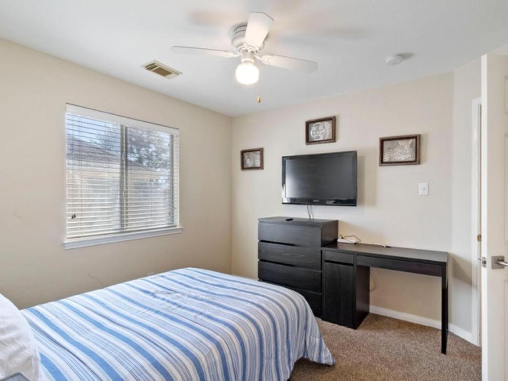 Cozy Sunterro Serenity In North Pet Friendly Austin
