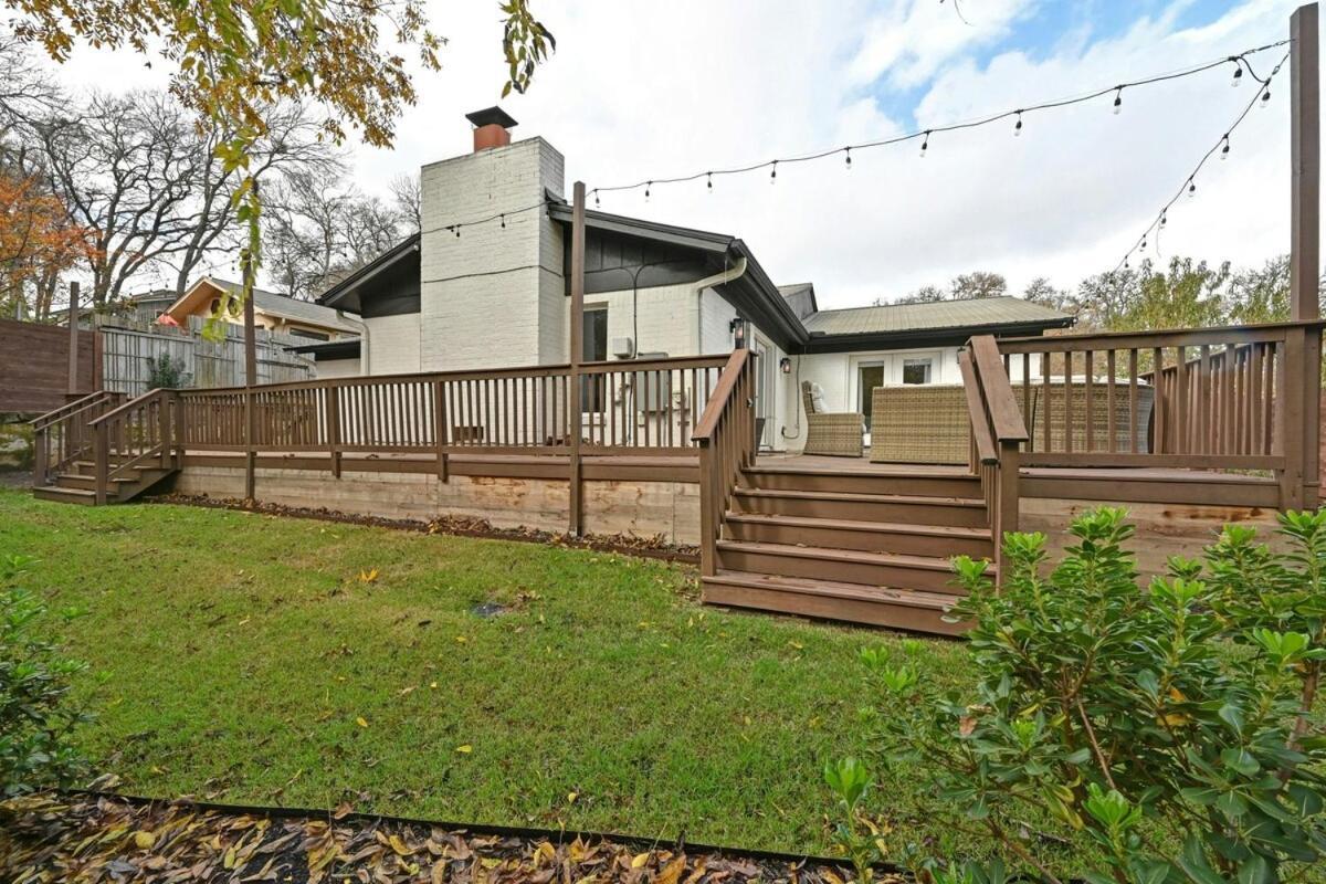 Stylish Downtown Gem - Sleeps 8 - Fire Pit - Ensuite Baths * Austin