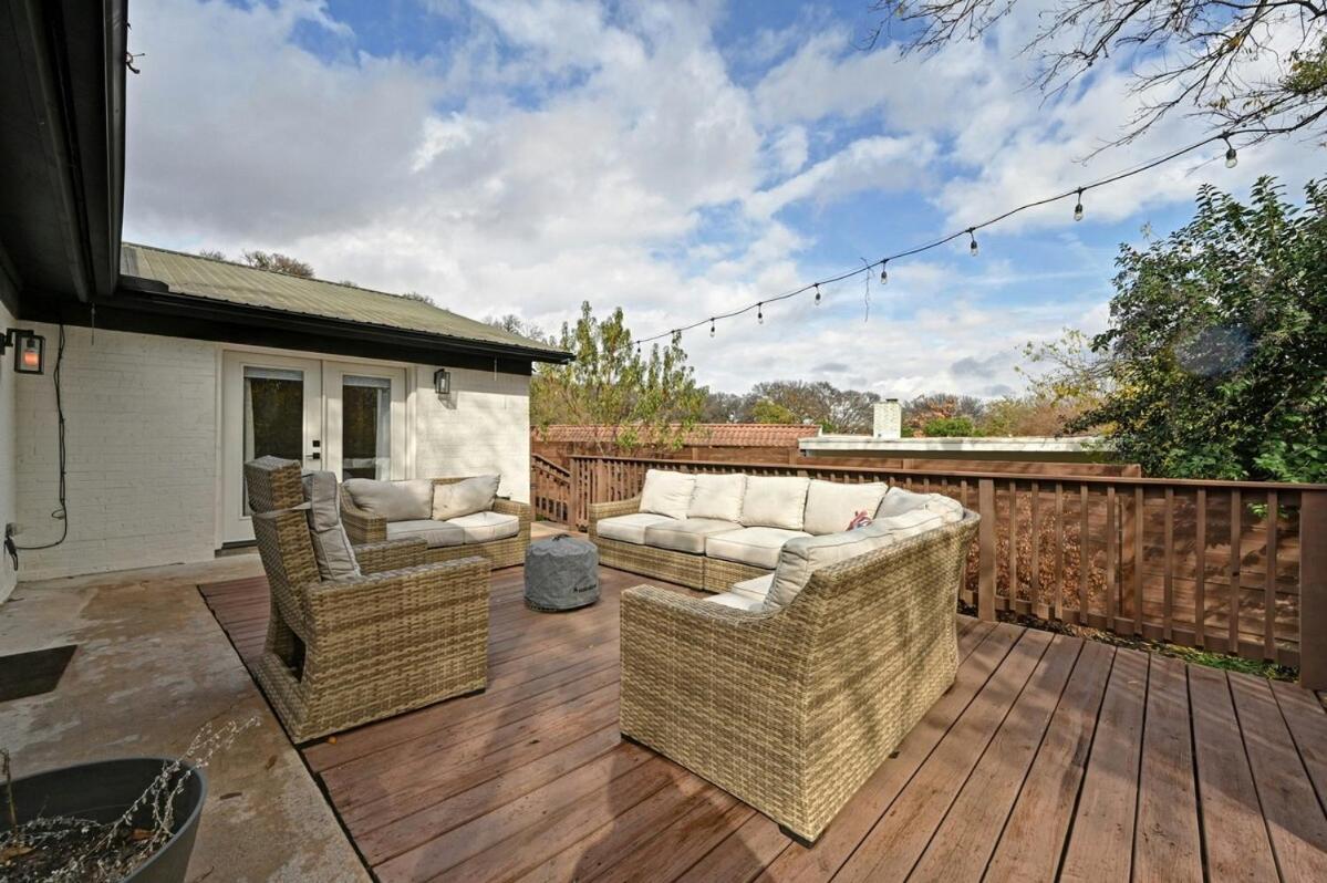 Holiday home Stylish Downtown Gem - Sleeps 8 - Fire Pit - Ensuite Baths