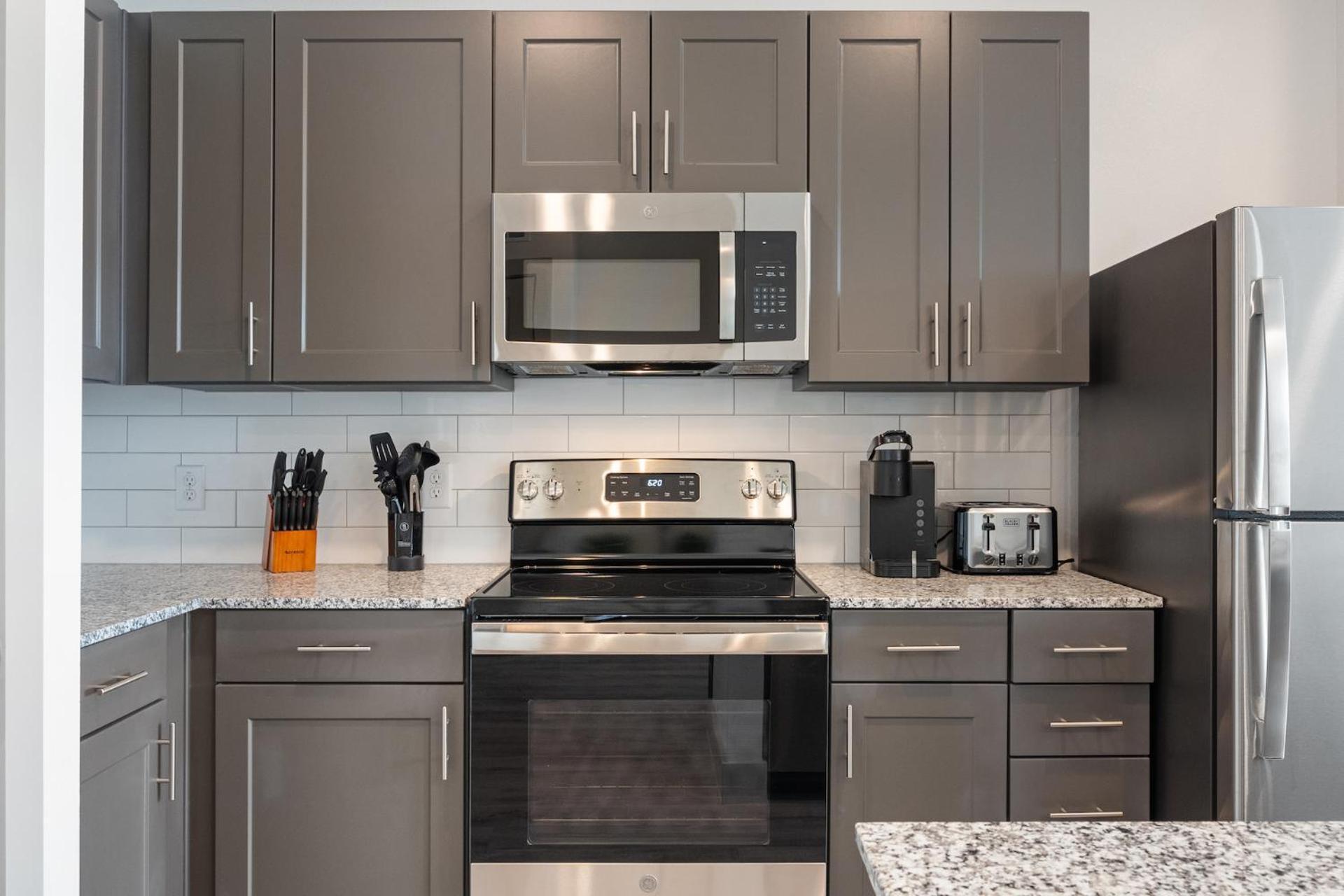 Luxury Near Airport Apartment