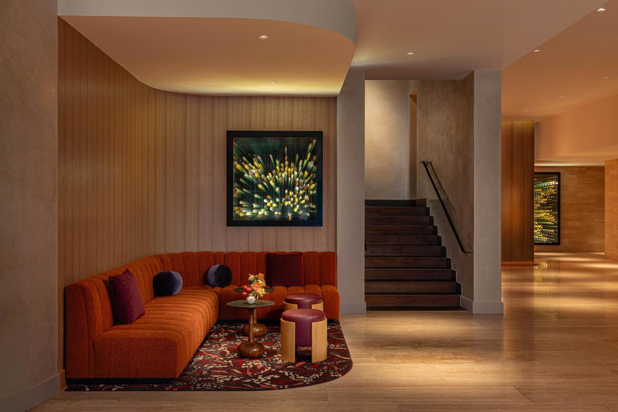 Hotel W 4*