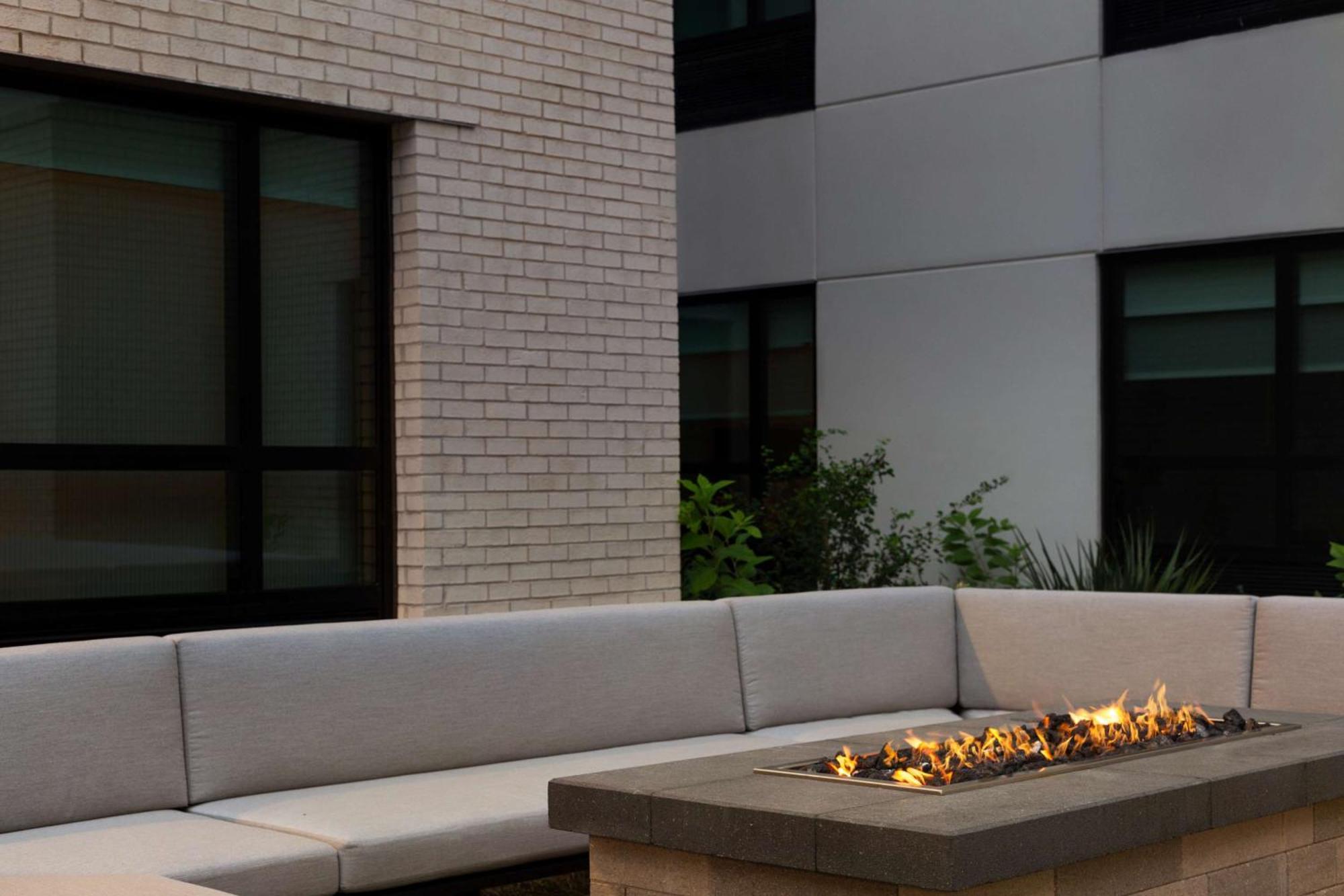 Hampton By Hilton East - Near Ut And Capitol Hotel 3*