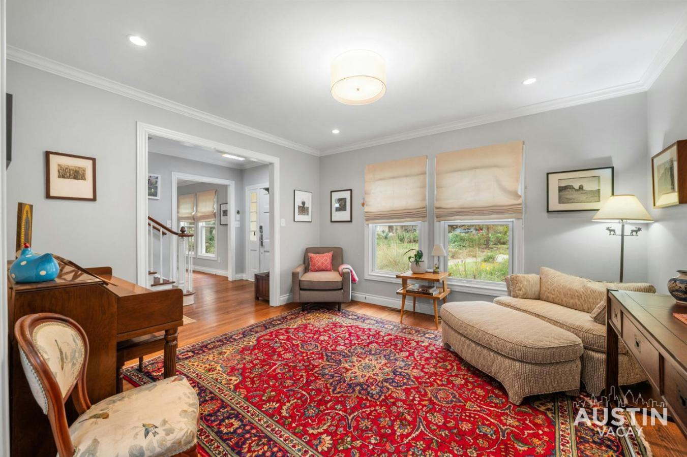 Near Ut Pet Friendly W Parking 3br 2.5ba In Walkable Area By Vacay *