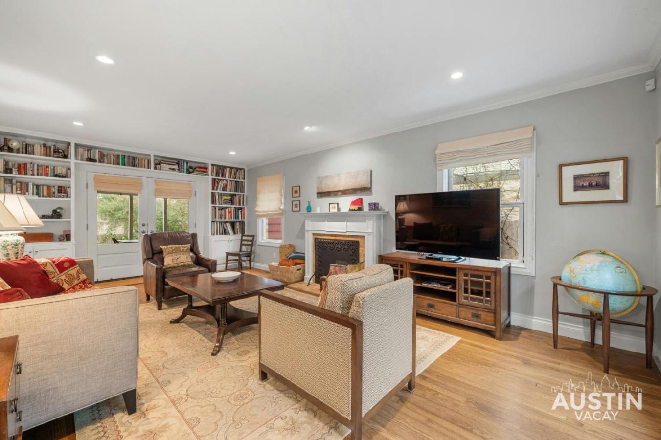 Near Ut Pet Friendly W Parking 3br 2.5ba In Walkable Area By Vacay Holiday home Austin