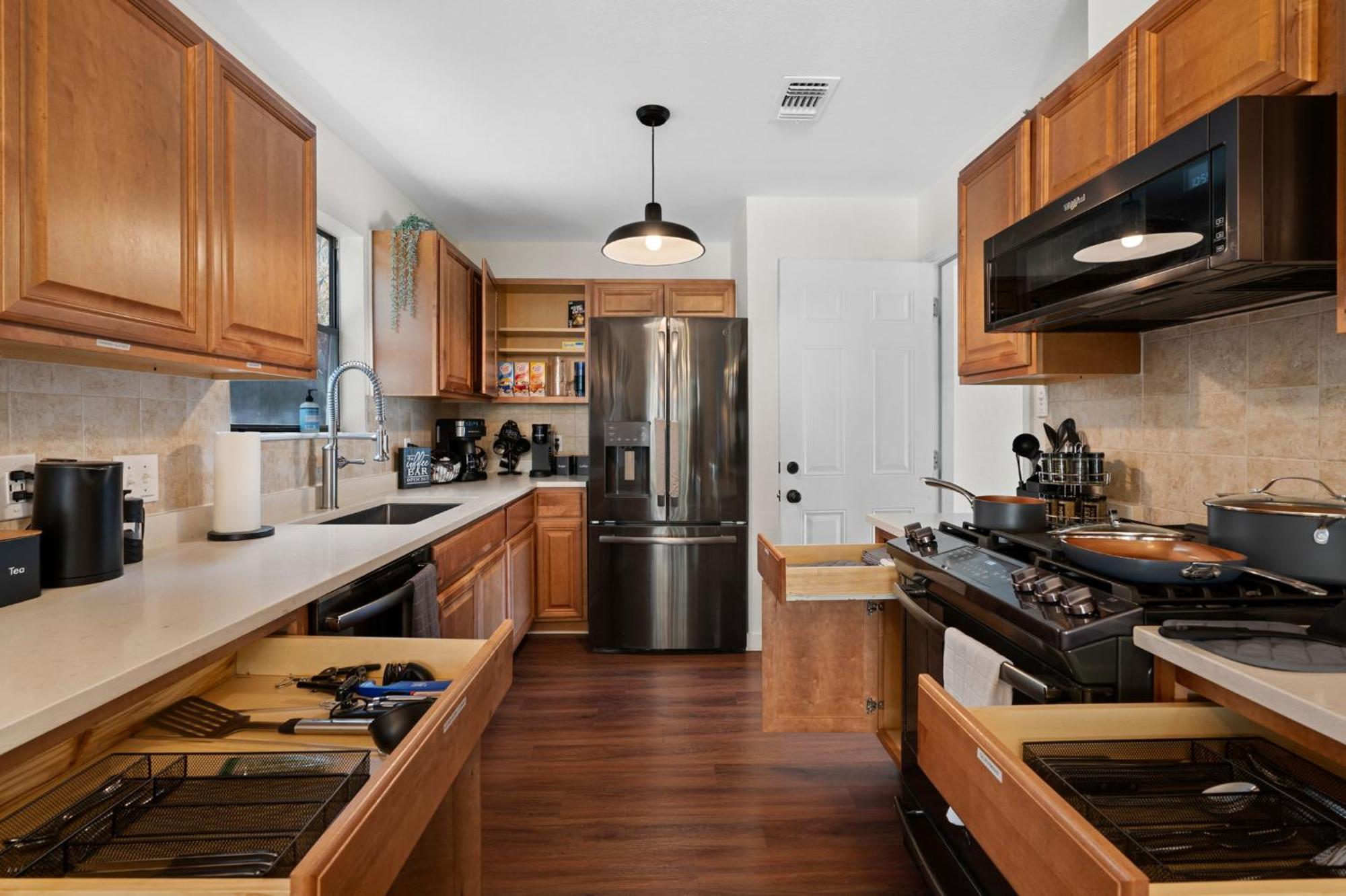 Apartment Hillside 3br King-close To Dt Domain And Q2 Austin